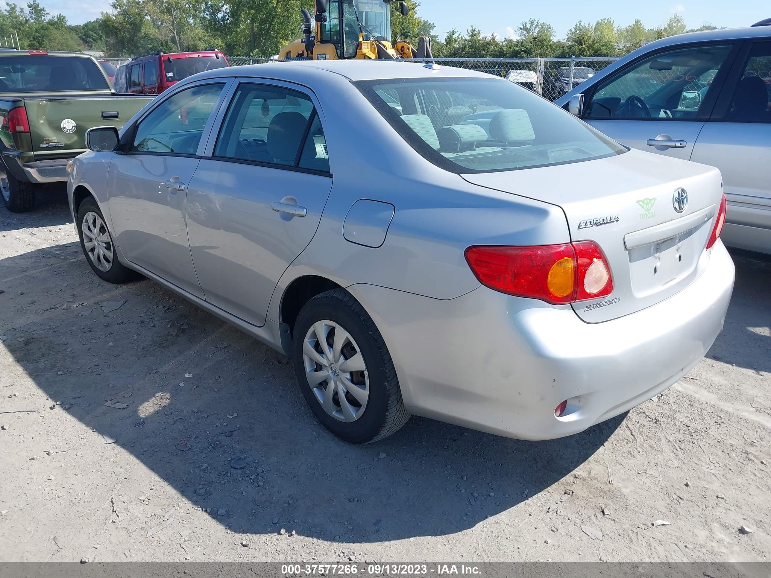 Photo 2 VIN: 2T1BU4EEXAC510632 - TOYOTA COROLLA 