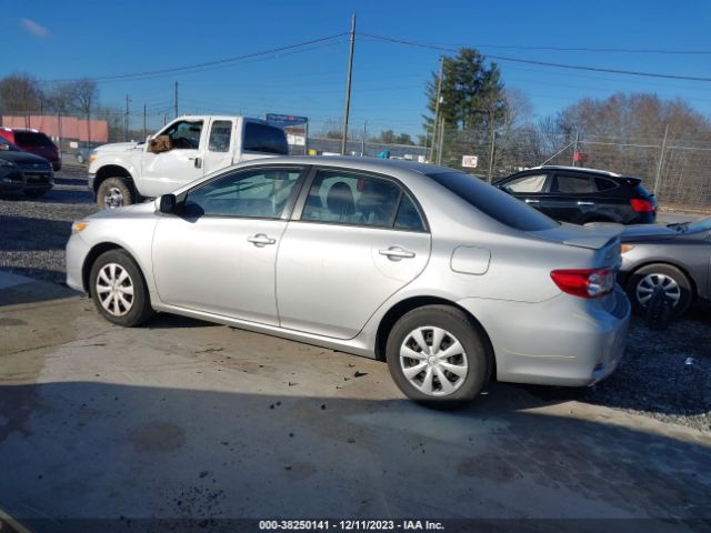 Photo 2 VIN: 2T1BU4EEXBC554485 - TOYOTA COROLLA 