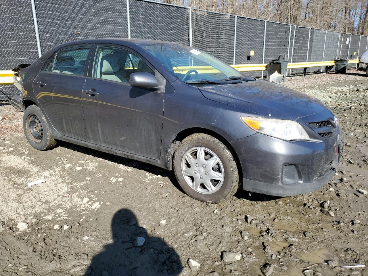 Photo 3 VIN: 2T1BU4EEXBC571416 - TOYOTA COROLLA 