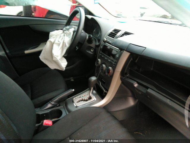 Photo 4 VIN: 2T1BU4EEXBC617777 - TOYOTA COROLLA 