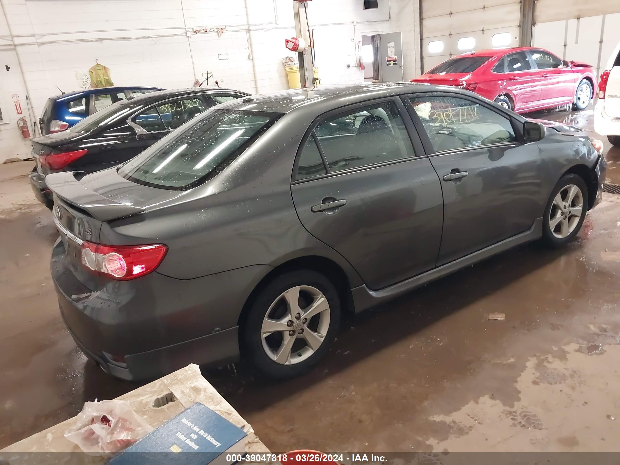 Photo 3 VIN: 2T1BU4EEXBC629444 - TOYOTA COROLLA 