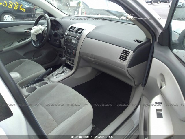 Photo 4 VIN: 2T1BU4EEXBC720925 - TOYOTA COROLLA 