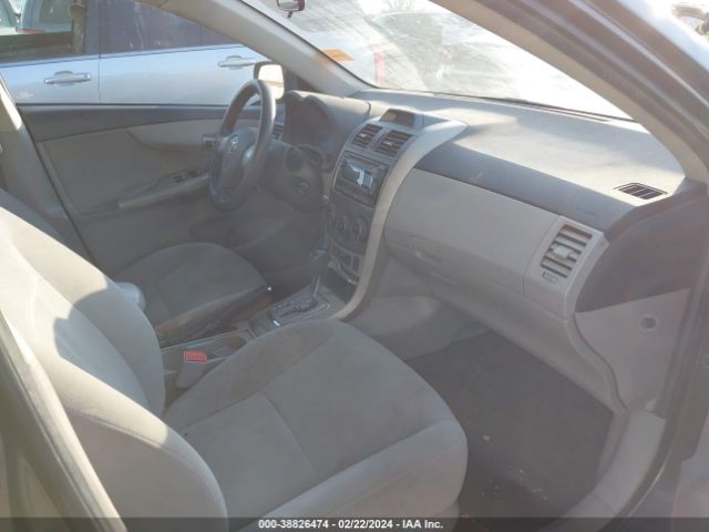 Photo 4 VIN: 2T1BU4EEXCC801103 - TOYOTA COROLLA 