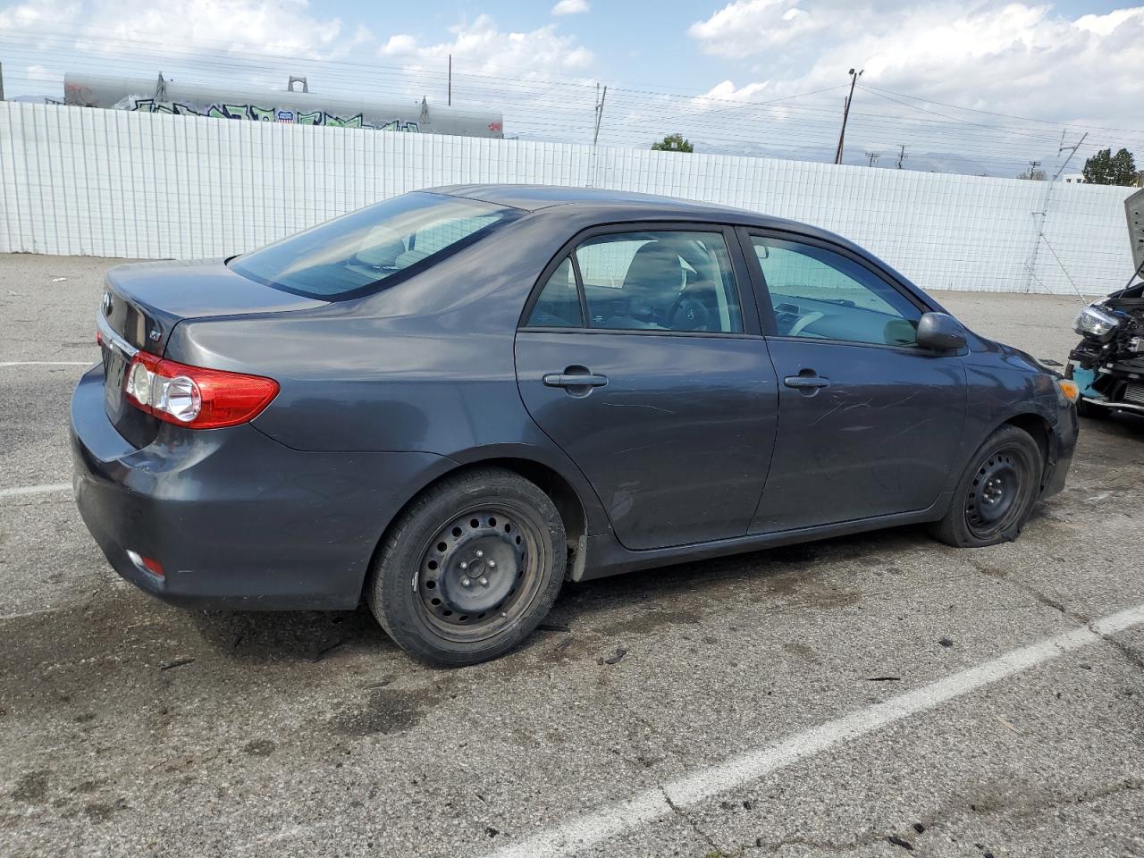 Photo 2 VIN: 2T1BU4EEXCC893460 - TOYOTA COROLLA 