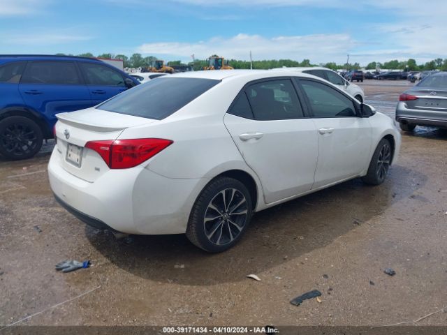 Photo 3 VIN: 2T1BURHE0JC015204 - TOYOTA COROLLA 