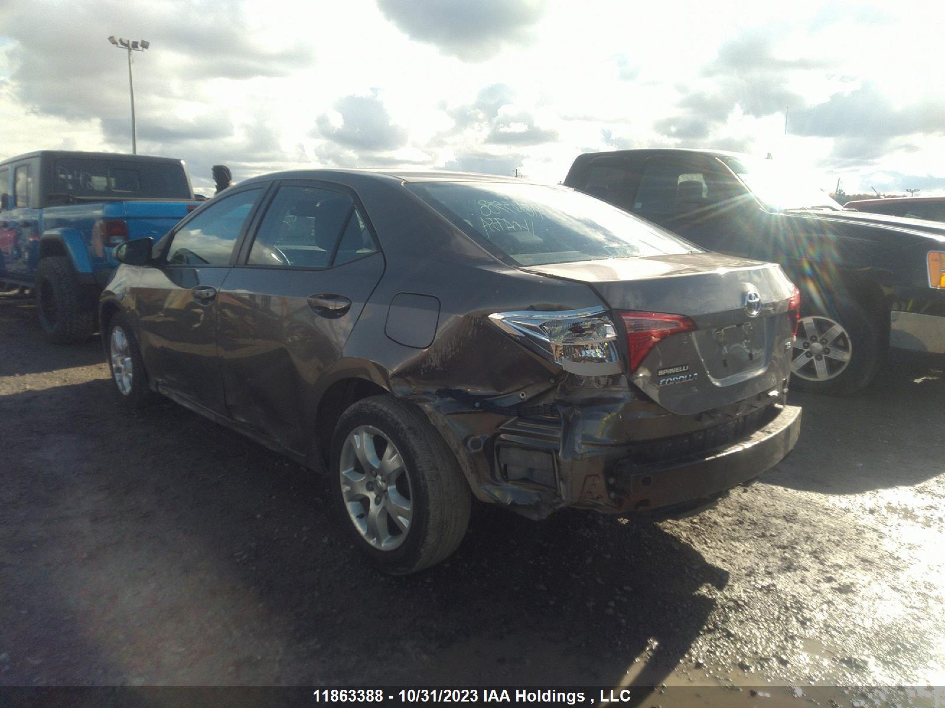 Photo 2 VIN: 2T1BURHE0JC047554 - TOYOTA COROLLA 