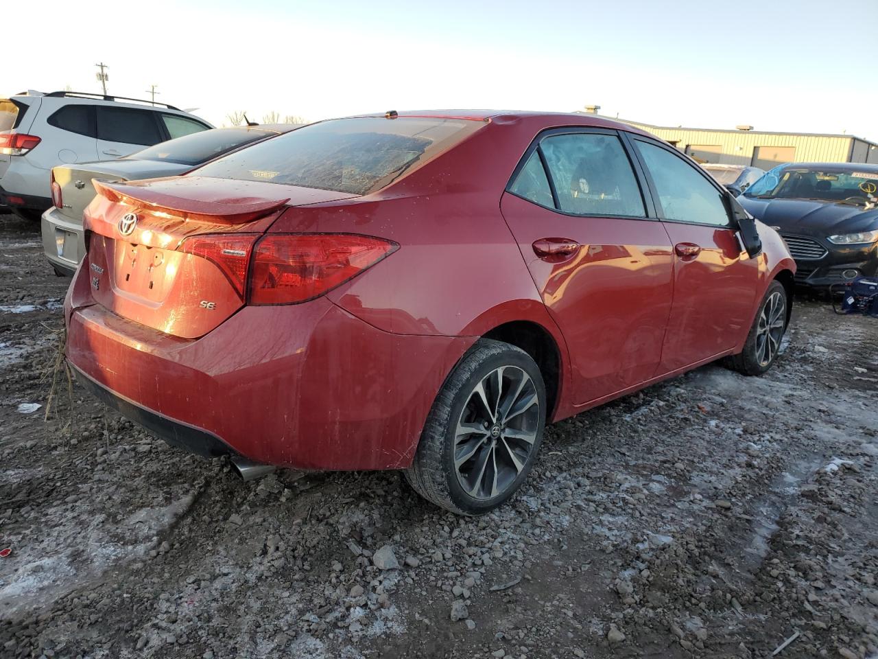 Photo 2 VIN: 2T1BURHE0JC060739 - TOYOTA COROLLA 