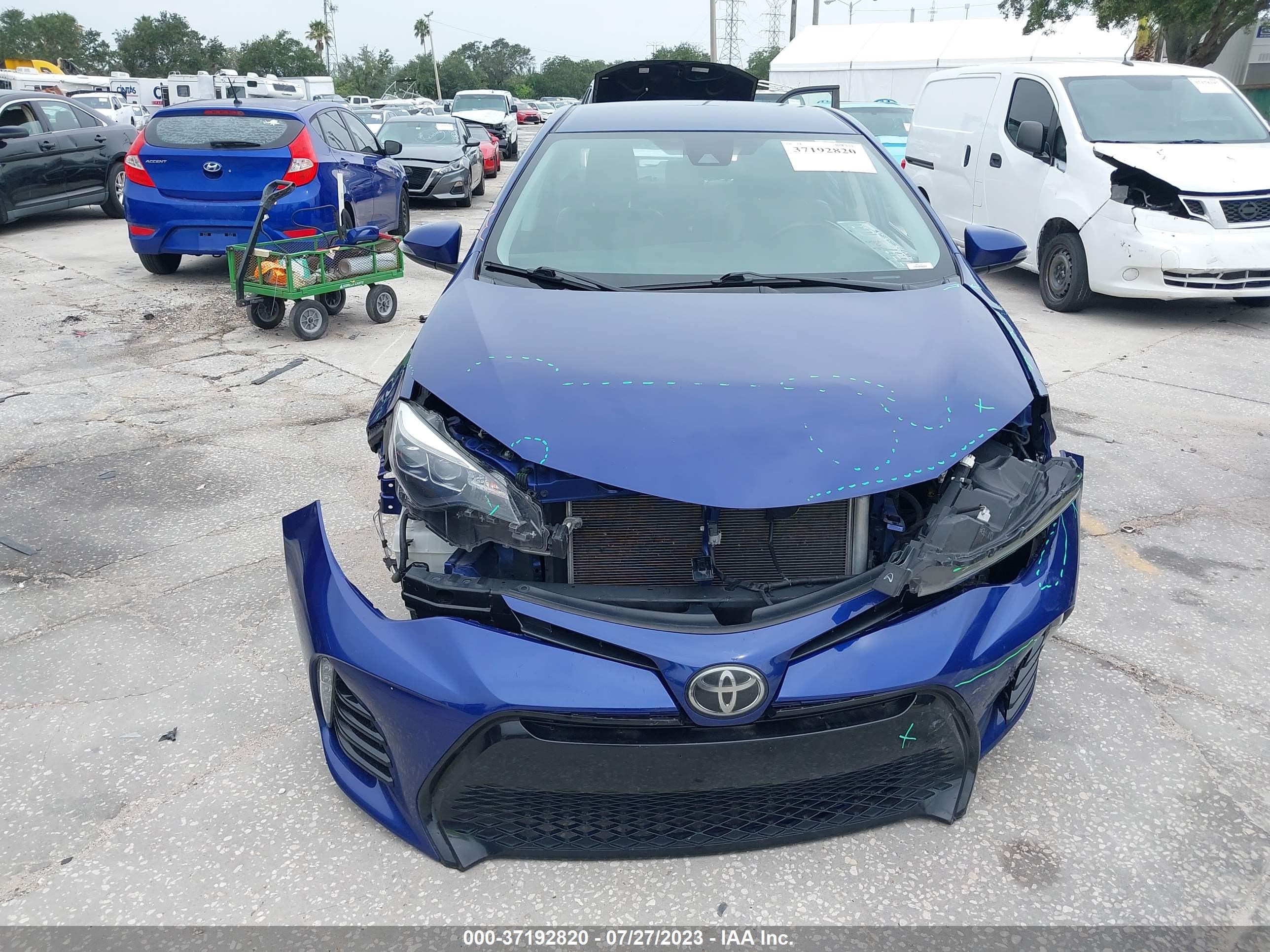 Photo 11 VIN: 2T1BURHE0JC072048 - TOYOTA COROLLA 