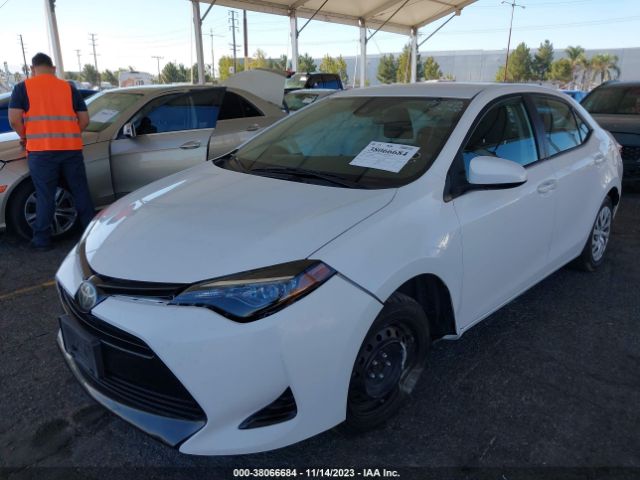 Photo 1 VIN: 2T1BURHE0JC082823 - TOYOTA COROLLA 