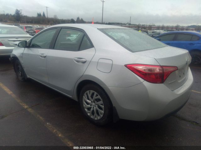 Photo 2 VIN: 2T1BURHE0JC098780 - TOYOTA COROLLA 