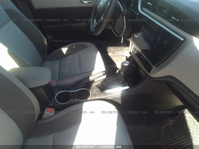 Photo 4 VIN: 2T1BURHE0KC128720 - TOYOTA COROLLA 