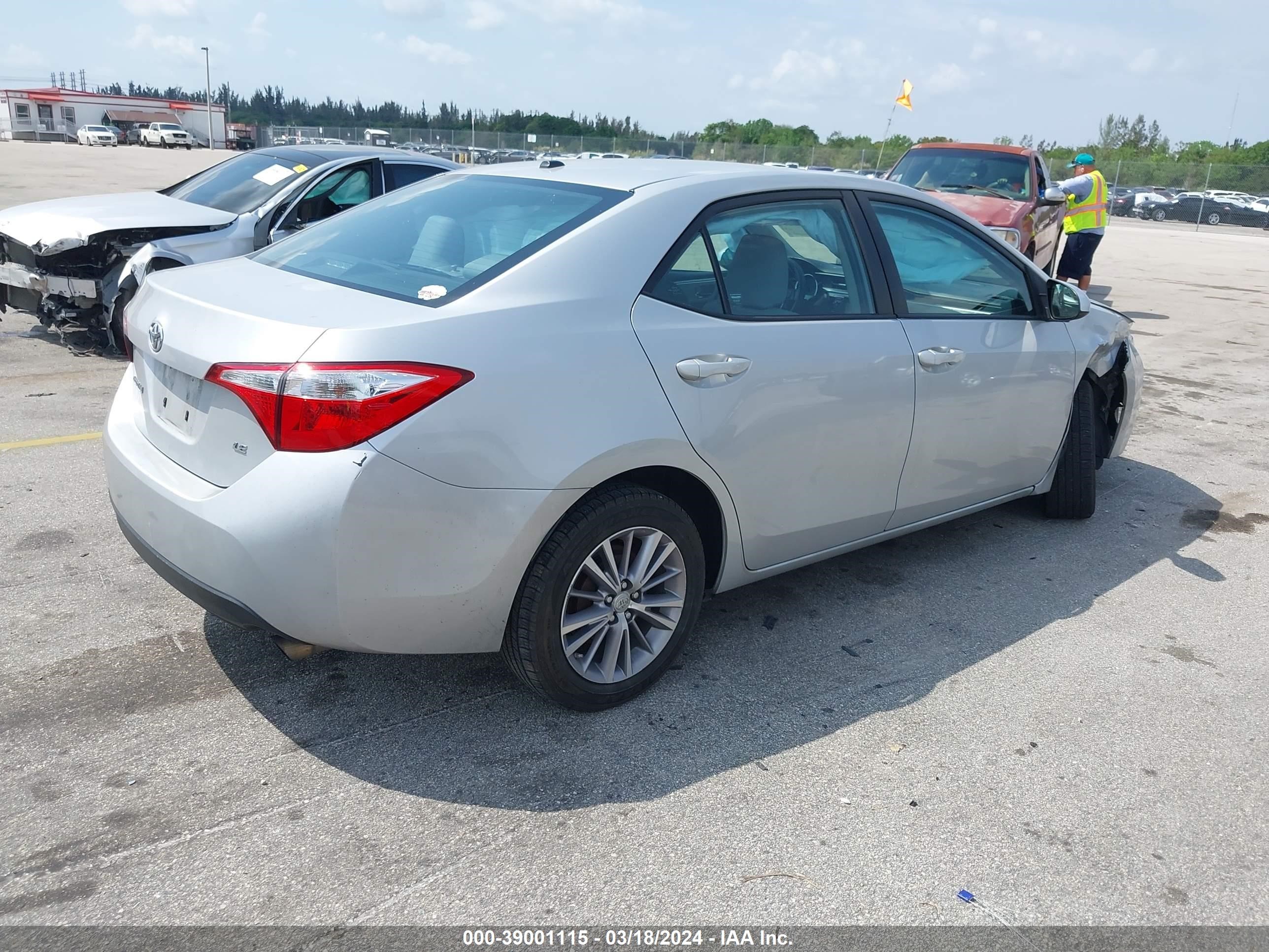 Photo 3 VIN: 2T1BURHE1FC237595 - TOYOTA COROLLA 