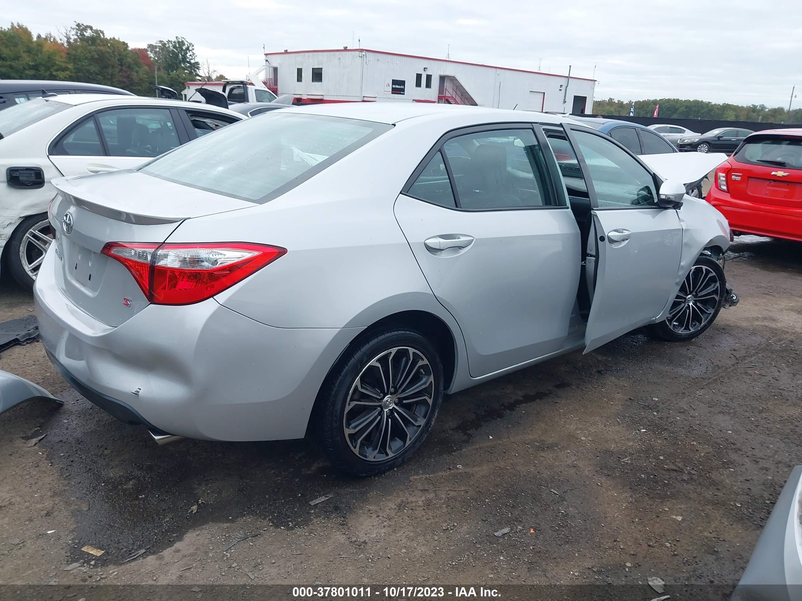 Photo 3 VIN: 2T1BURHE1FC355775 - TOYOTA COROLLA 