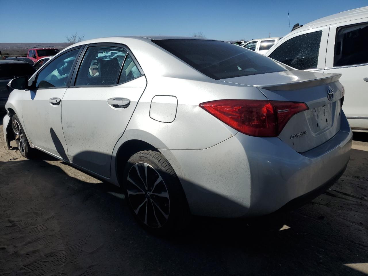 Photo 1 VIN: 2T1BURHE1JC005717 - TOYOTA COROLLA 