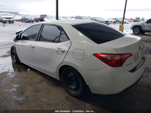 Photo 2 VIN: 2T1BURHE1JC007483 - TOYOTA COROLLA 