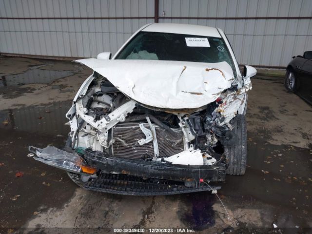 Photo 5 VIN: 2T1BURHE1JC007483 - TOYOTA COROLLA 