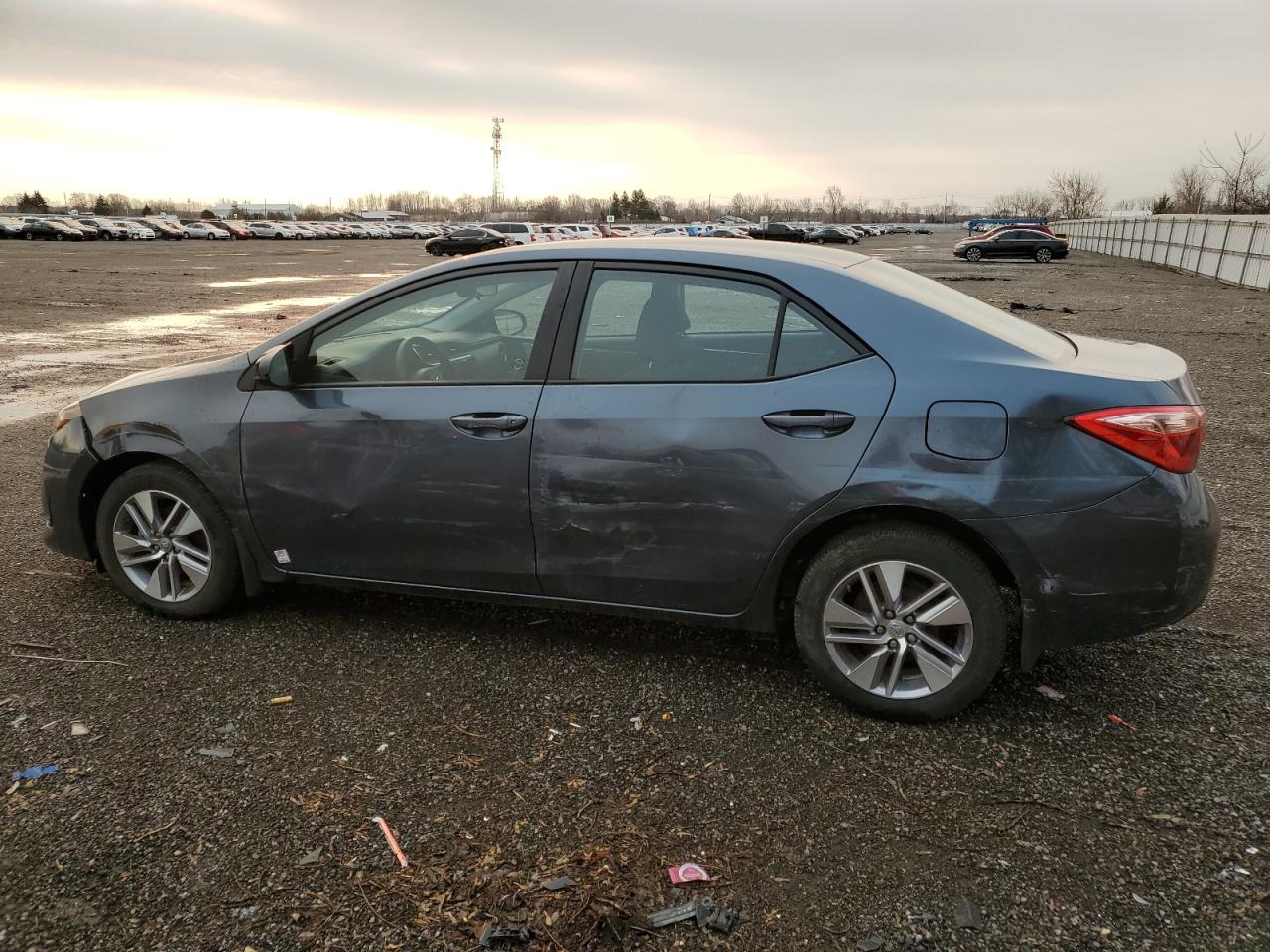 Photo 1 VIN: 2T1BURHE1JC122780 - TOYOTA COROLLA 