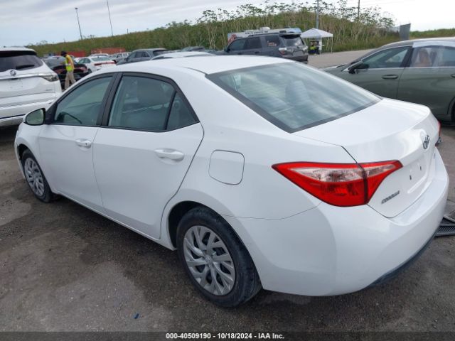 Photo 2 VIN: 2T1BURHE1KC226218 - TOYOTA COROLLA 