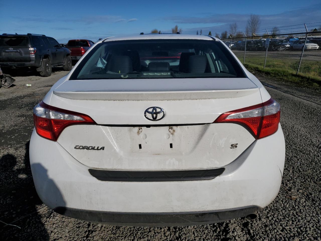 Photo 5 VIN: 2T1BURHE2EC034813 - TOYOTA COROLLA 