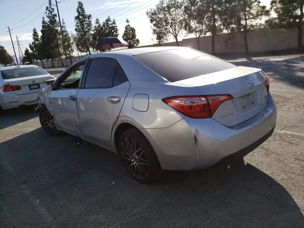 Photo 1 VIN: 2T1BURHE2JC032019 - TOYOTA COROLLA 