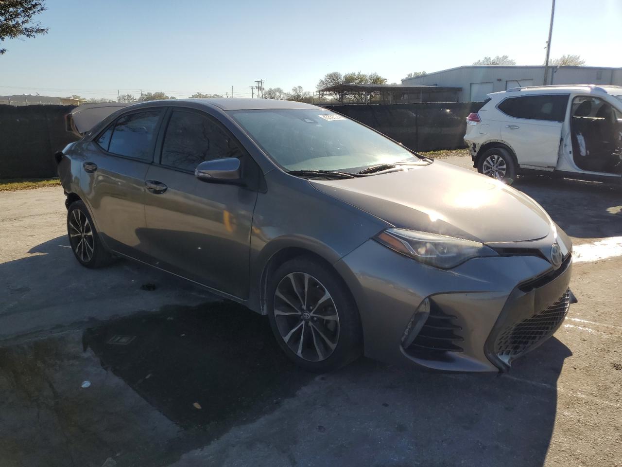 Photo 3 VIN: 2T1BURHE2JC035440 - TOYOTA COROLLA L 