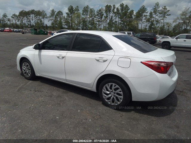 Photo 2 VIN: 2T1BURHE2JC058393 - TOYOTA COROLLA 