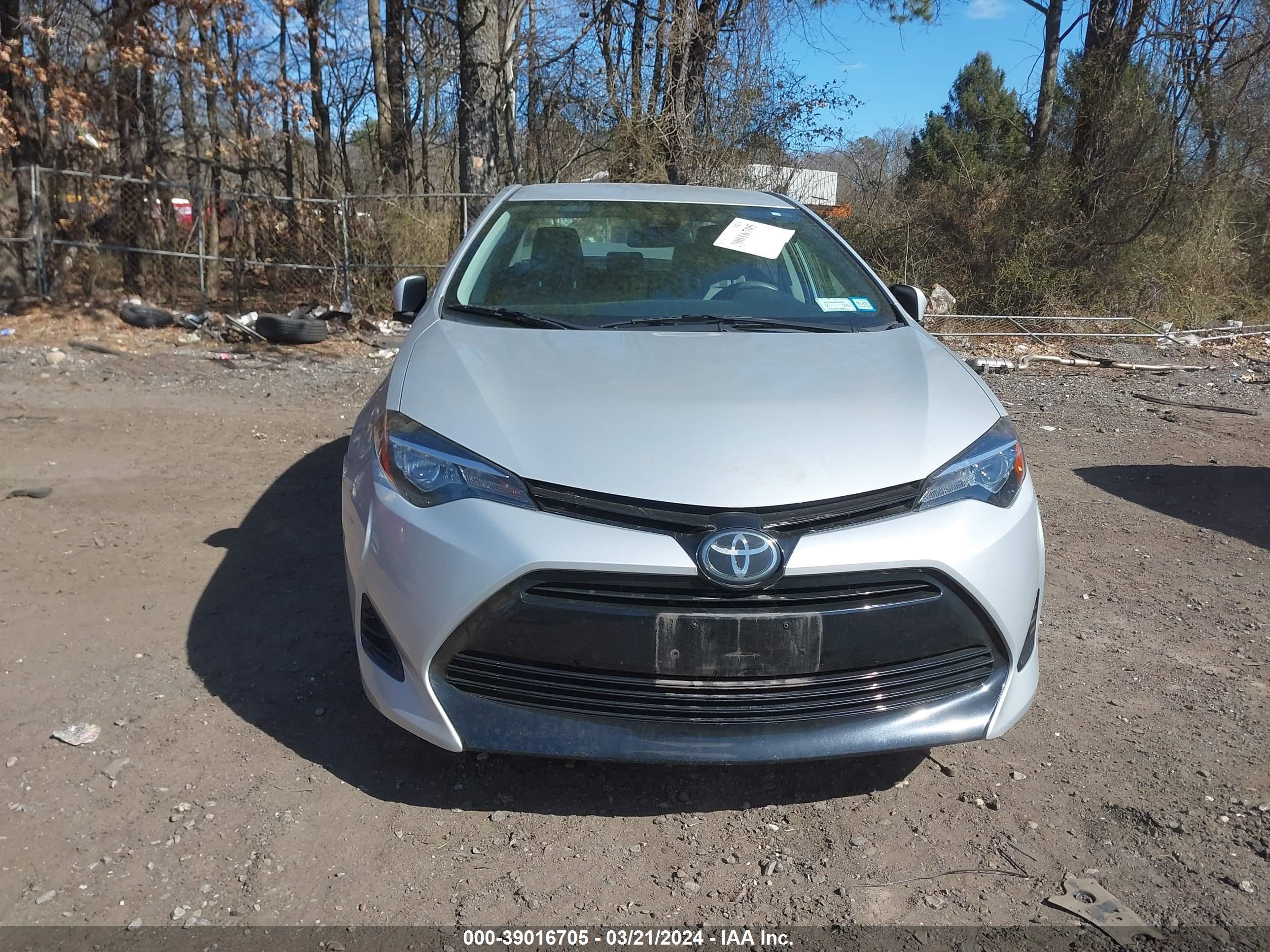 Photo 11 VIN: 2T1BURHE2JC099347 - TOYOTA COROLLA 