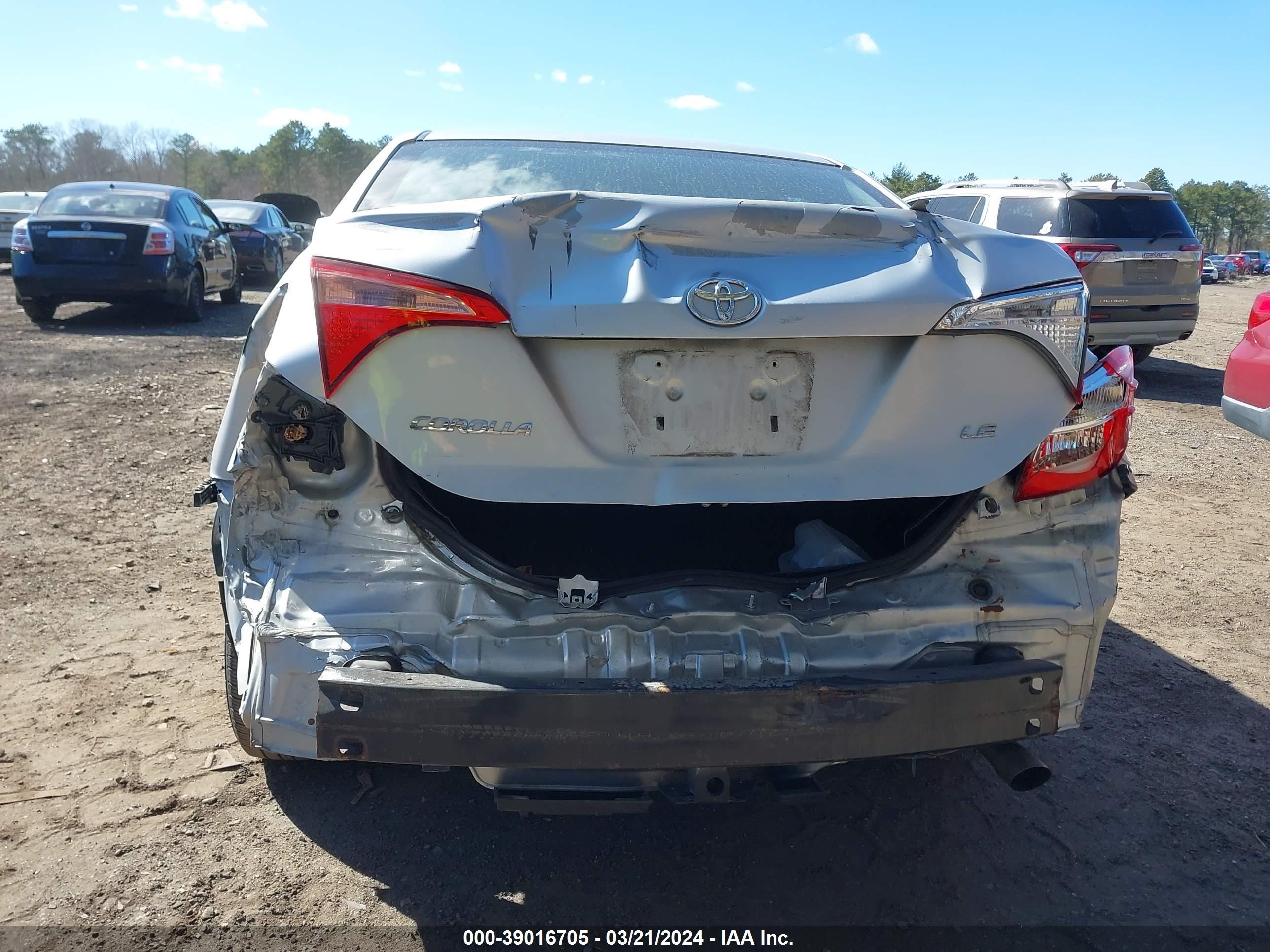 Photo 15 VIN: 2T1BURHE2JC099347 - TOYOTA COROLLA 