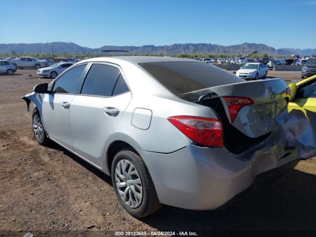 Photo 2 VIN: 2T1BURHE2JC123355 - TOYOTA COROLLA 