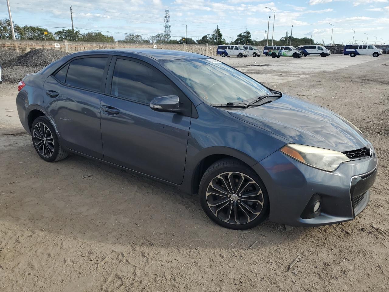 Photo 3 VIN: 2T1BURHE3FC313706 - TOYOTA COROLLA 