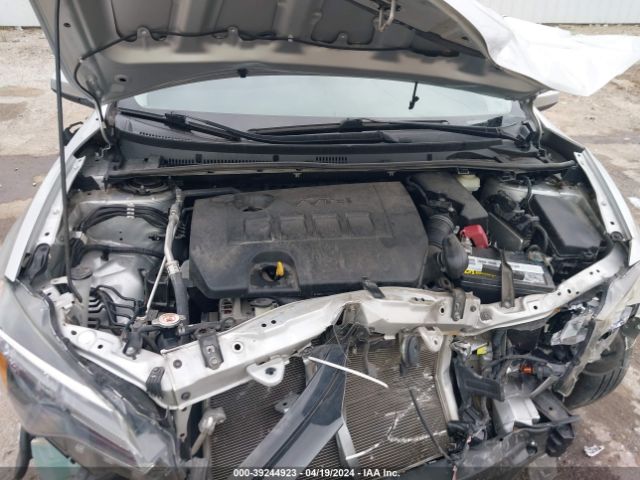 Photo 9 VIN: 2T1BURHE3JC000647 - TOYOTA COROLLA 