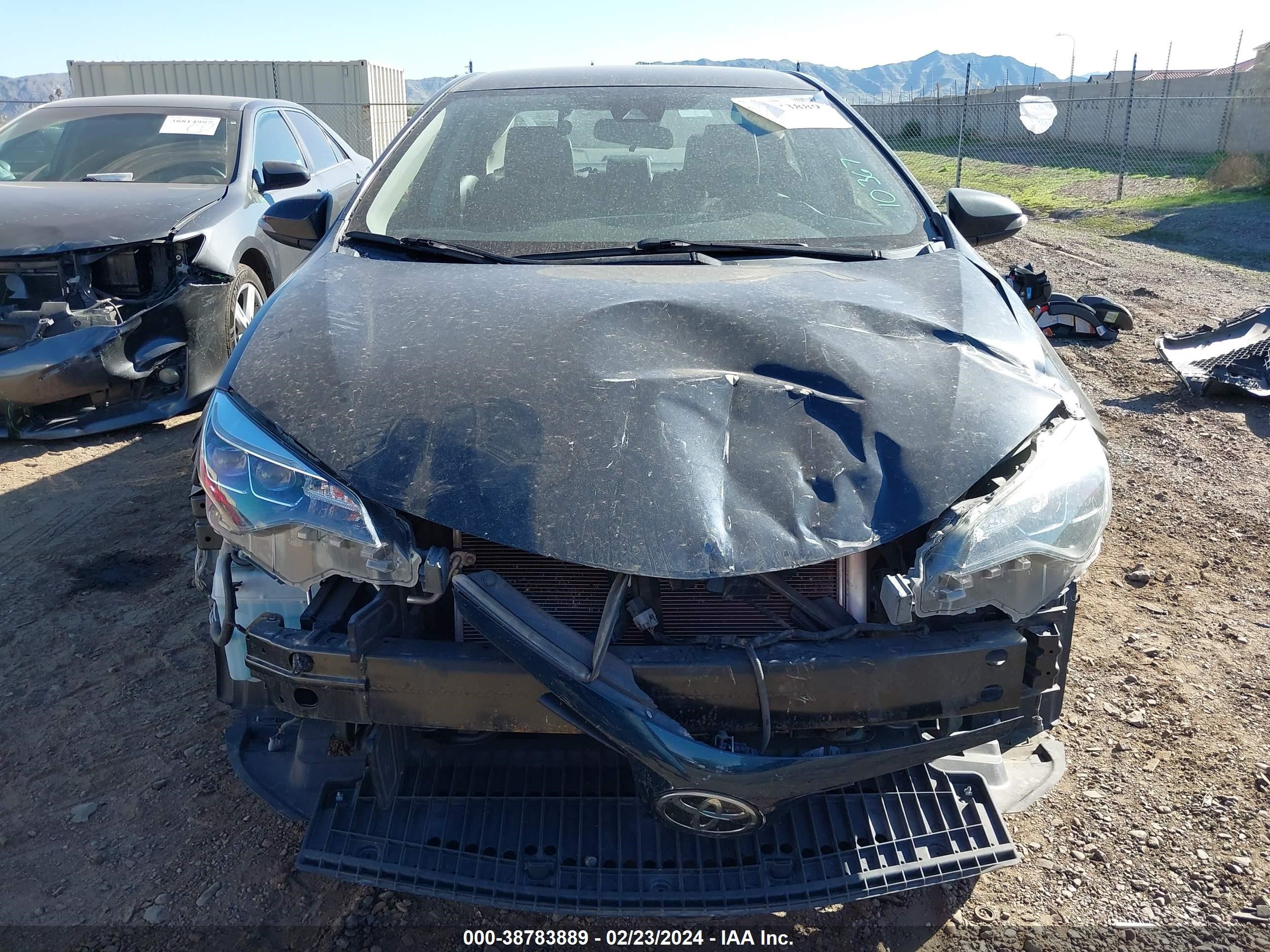 Photo 12 VIN: 2T1BURHE3JC002544 - TOYOTA COROLLA 