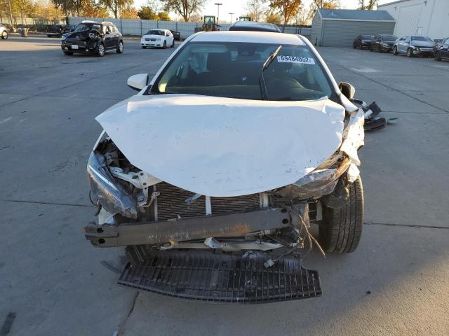 Photo 4 VIN: 2T1BURHE3JC039125 - TOYOTA COROLLA L 