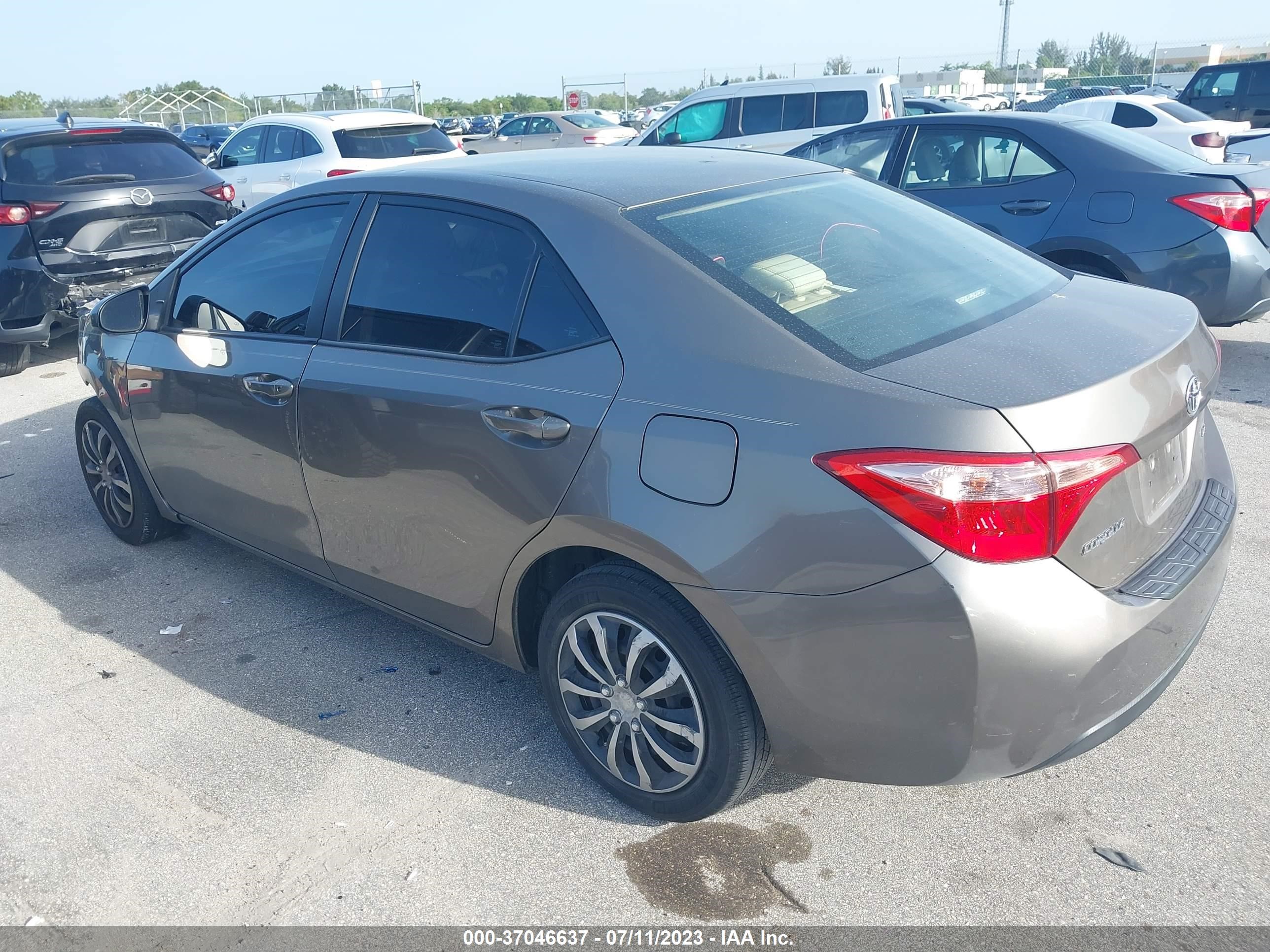 Photo 2 VIN: 2T1BURHE3JC047399 - TOYOTA COROLLA 