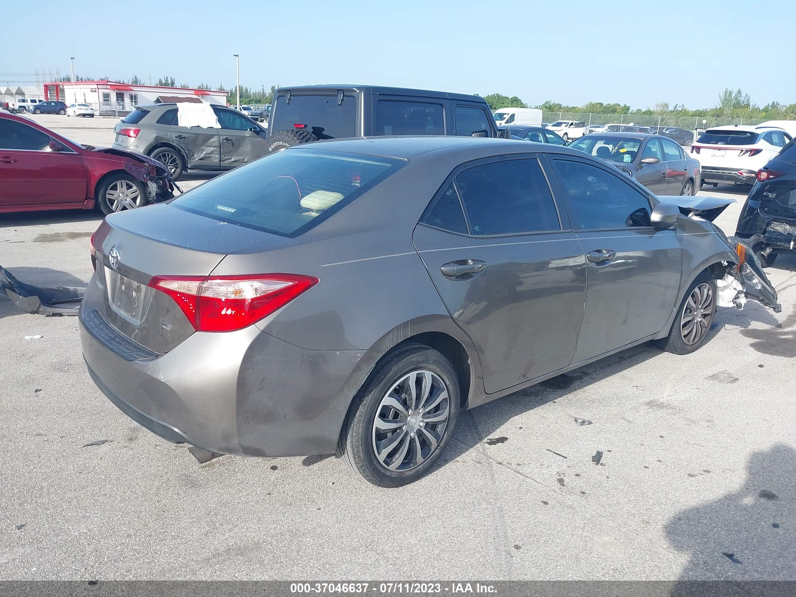 Photo 3 VIN: 2T1BURHE3JC047399 - TOYOTA COROLLA 