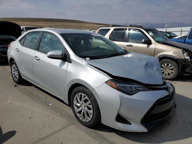 Photo 3 VIN: 2T1BURHE3JC055860 - TOYOTA COROLLA L 