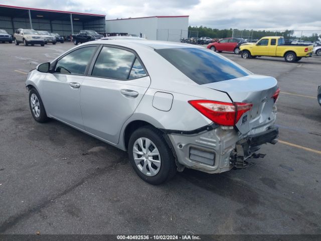 Photo 2 VIN: 2T1BURHE3JC060105 - TOYOTA COROLLA 