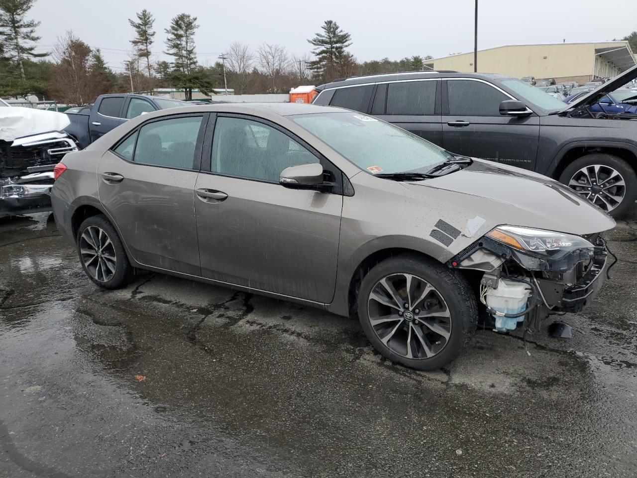 Photo 3 VIN: 2T1BURHE3JC063635 - TOYOTA COROLLA 