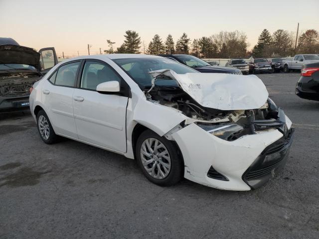 Photo 3 VIN: 2T1BURHE3JC096568 - TOYOTA COROLLA L 