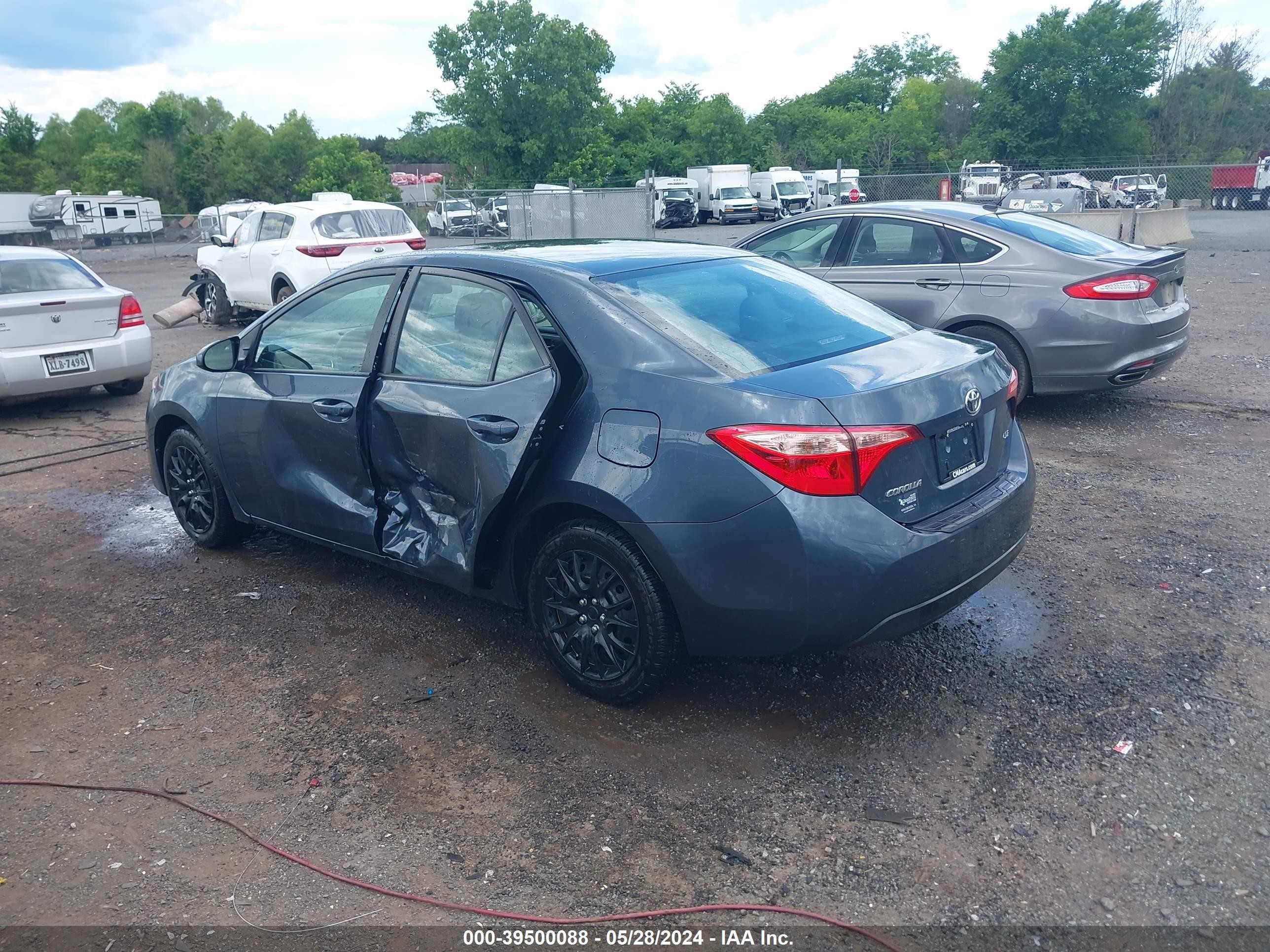 Photo 2 VIN: 2T1BURHE3KC161145 - TOYOTA COROLLA 