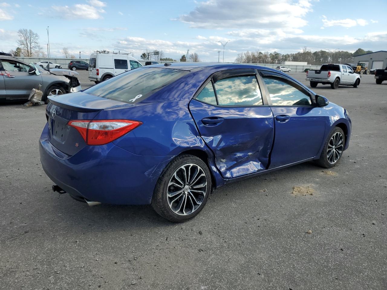 Photo 2 VIN: 2T1BURHE4FC353549 - TOYOTA COROLLA 