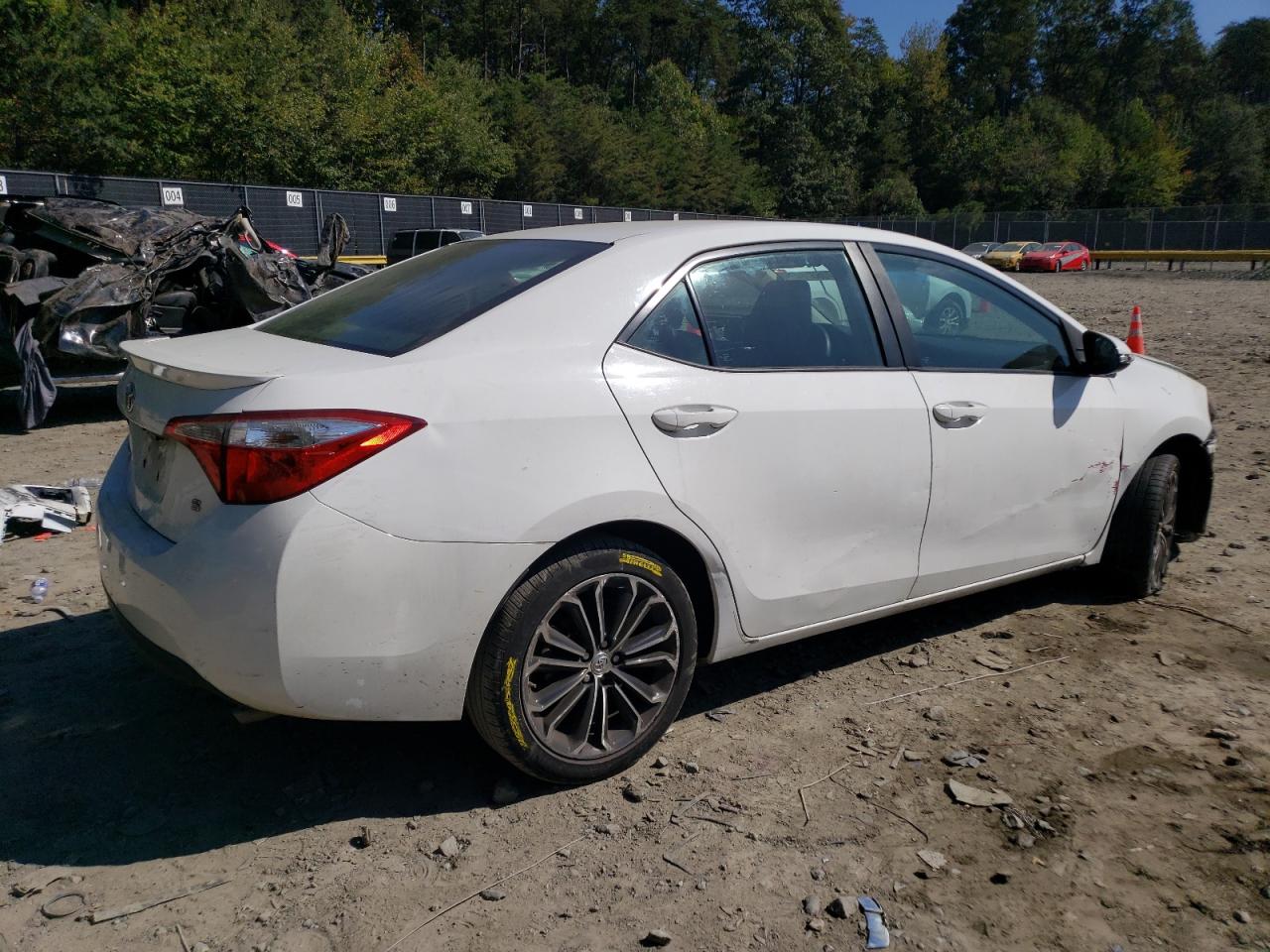 Photo 2 VIN: 2T1BURHE4FC481256 - TOYOTA COROLLA 