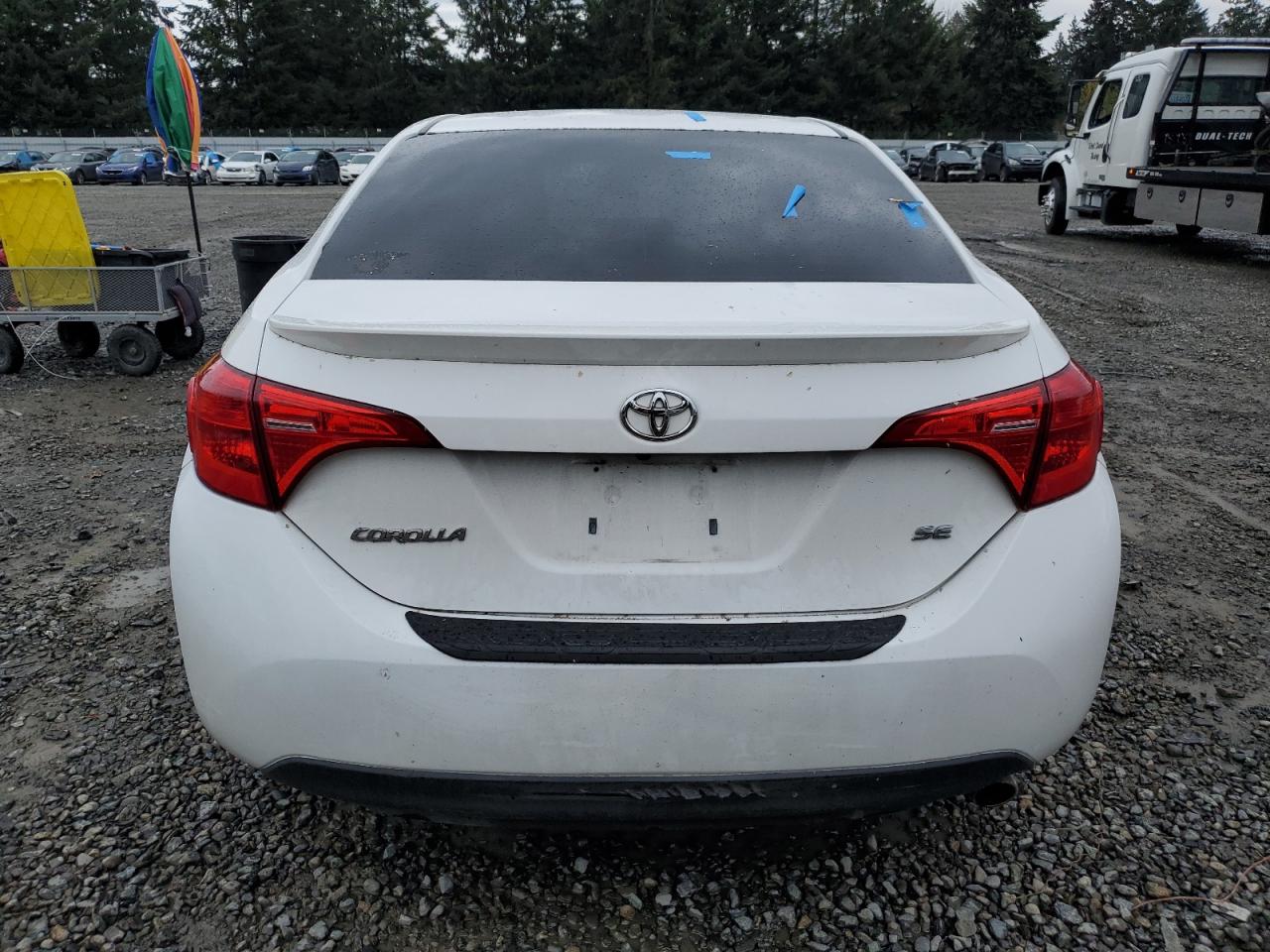 Photo 5 VIN: 2T1BURHE4JC022480 - TOYOTA COROLLA 