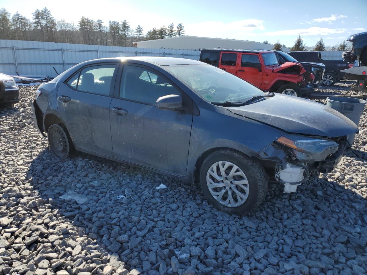 Photo 3 VIN: 2T1BURHE4JC031910 - TOYOTA COROLLA 