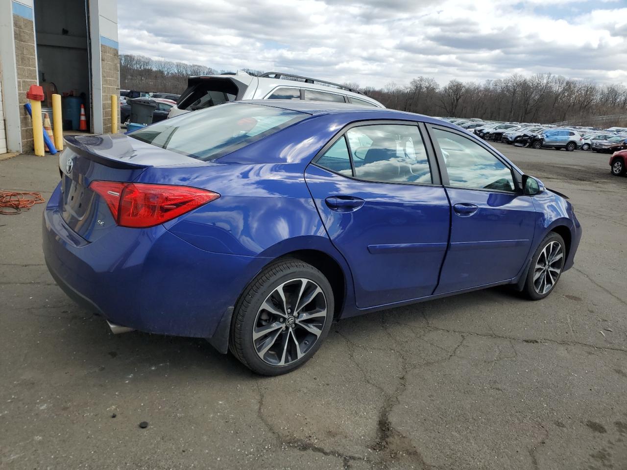 Photo 2 VIN: 2T1BURHE4KC133435 - TOYOTA COROLLA 