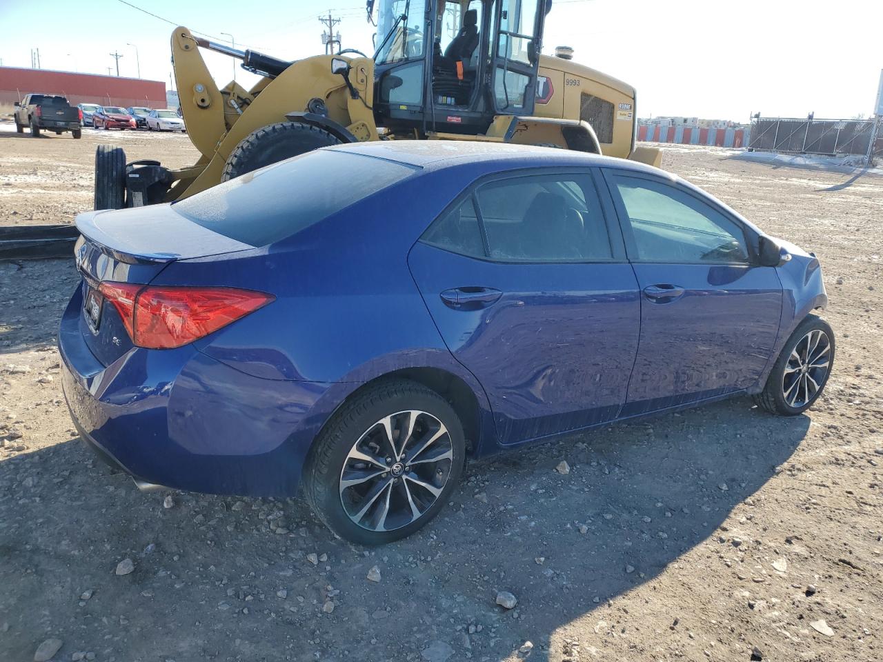 Photo 2 VIN: 2T1BURHE5JC063460 - TOYOTA COROLLA 