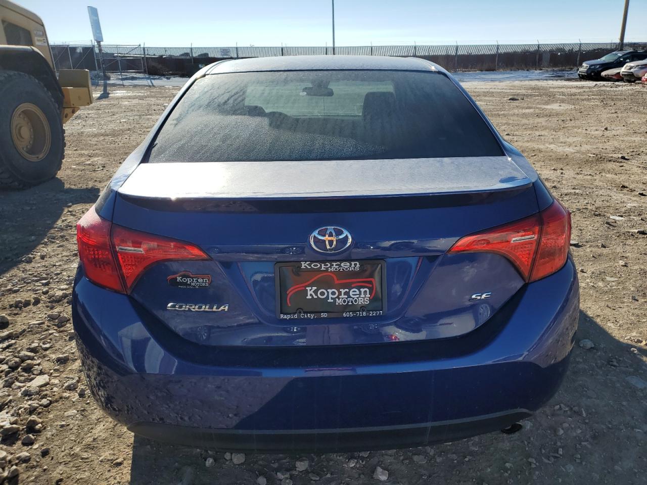 Photo 5 VIN: 2T1BURHE5JC063460 - TOYOTA COROLLA 