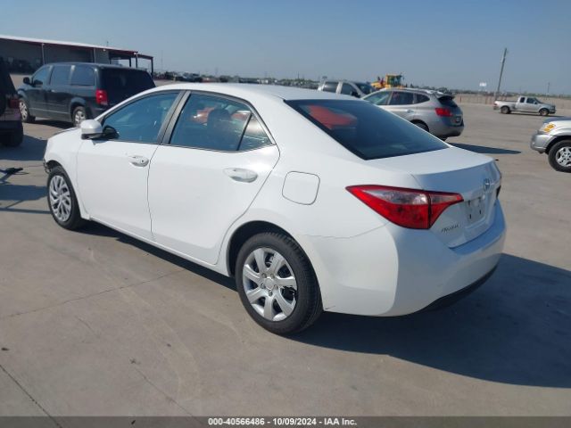 Photo 2 VIN: 2T1BURHE5JC070778 - TOYOTA COROLLA 