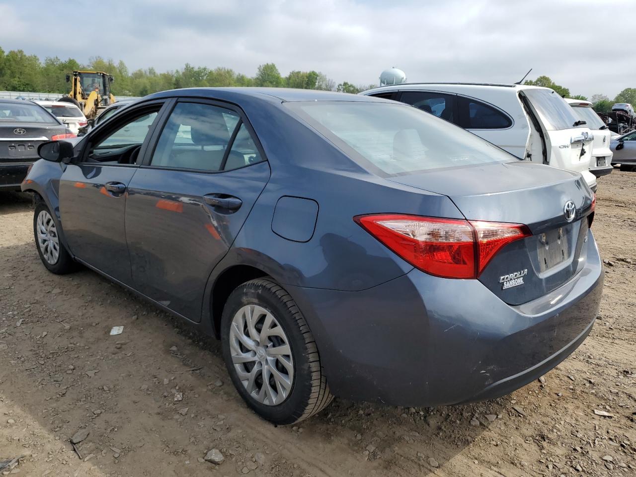 Photo 1 VIN: 2T1BURHE5JC094174 - TOYOTA COROLLA 