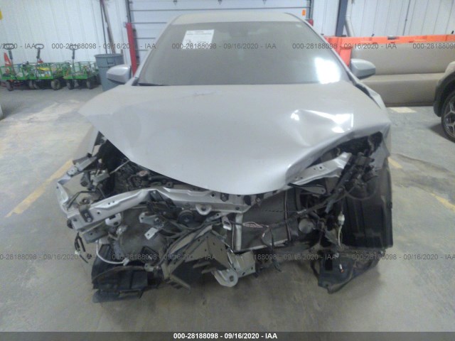 Photo 5 VIN: 2T1BURHE5JC119526 - TOYOTA COROLLA 